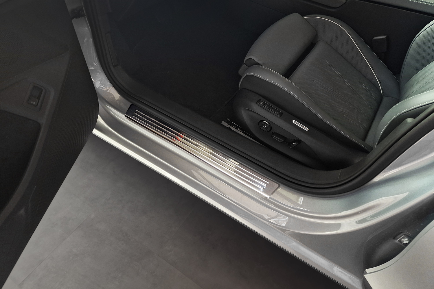 Seuils de portes convient à Skoda Superb IV Combi (B9) 2024-présent break acier inox brossé 4 pièces