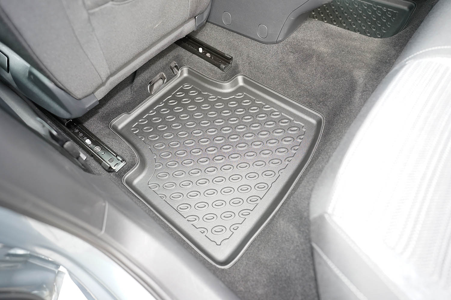 Car mats suitable for Skoda Superb IV (B9) 2024-present 5-door hatchback Cool Liner PE/TPE rubber (SKO3SUFM-C) (4)