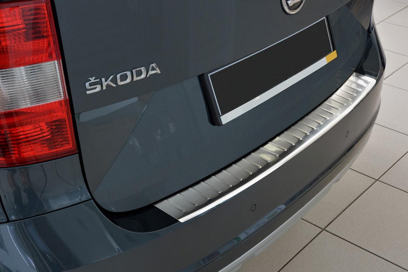 Rear bumper protector Skoda Yeti (5L) Outdoor 2013-2017 stainless steel brushed