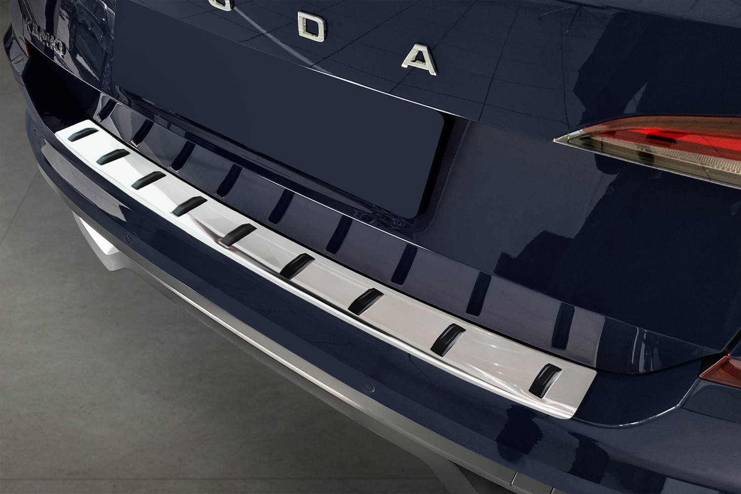 Ladekantenschutz passend für Skoda Kamiq (NW4) 2019-2024 Edelstahl gebürstet - Strong