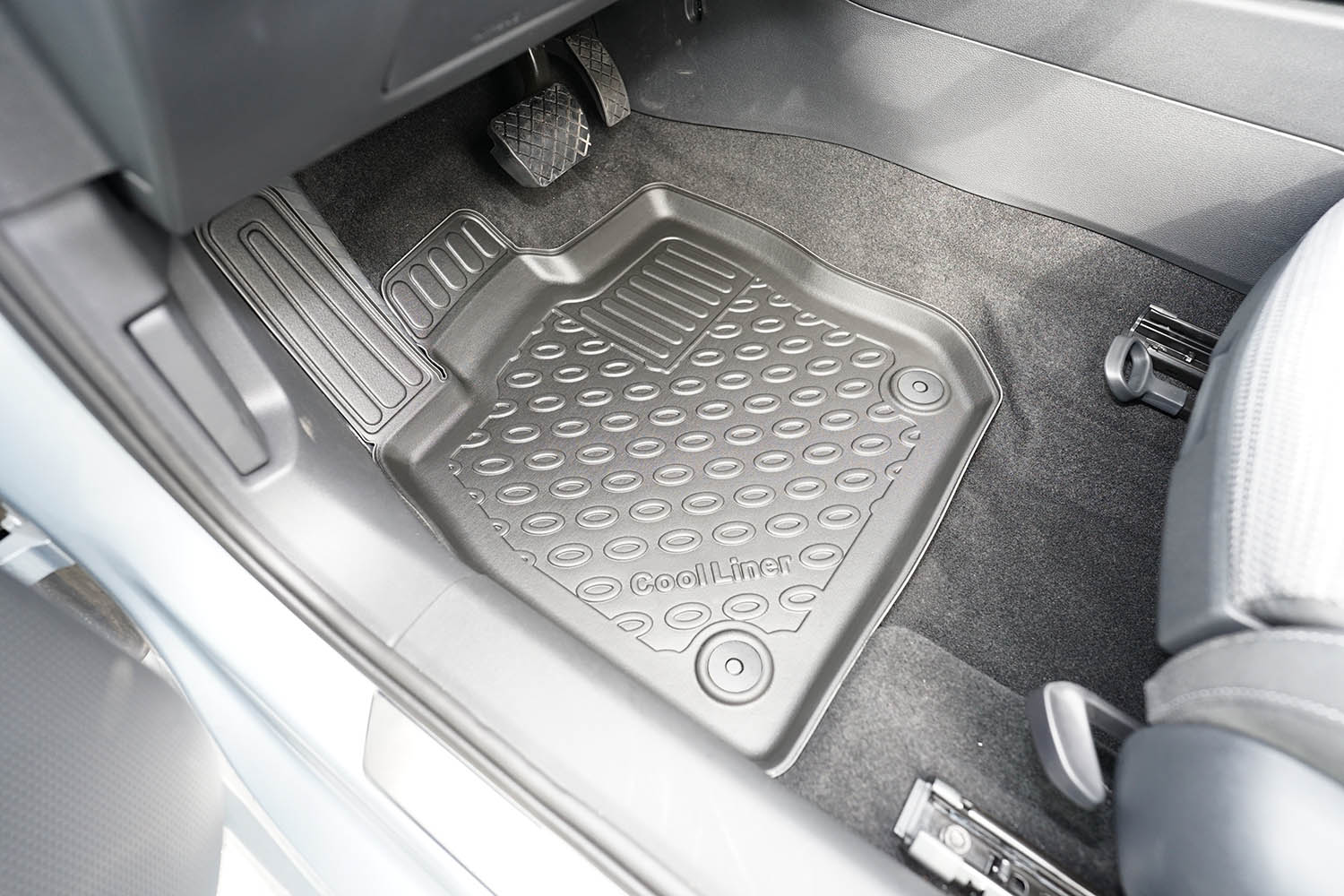 Car mats suitable for Skoda Superb IV Combi (B9) 2024-present wagon Cool Liner PE/TPE rubber (SKO4SUFM-C) (2) Car mats suitable for Skoda Superb IV Combi (B9) 2024-present wagon Cool Liner PE/TPE rubber (SKO4SUFM-C) (2)