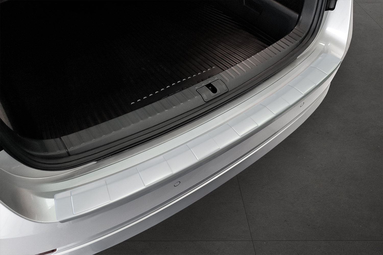 Rear bumper protector suitable for Skoda Octavia IV Combi (NX) 2020-present wagon stainless steel light grey