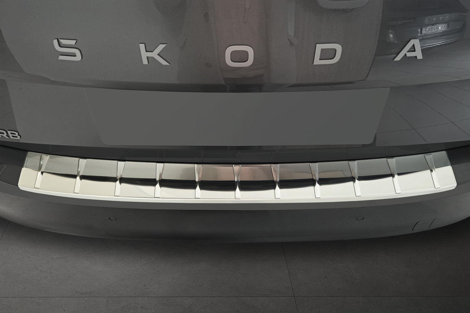 Rear bumper protector suitable for Skoda Superb IV (B9) 2024-present 5-door hatchback stainless steel brushed (2)