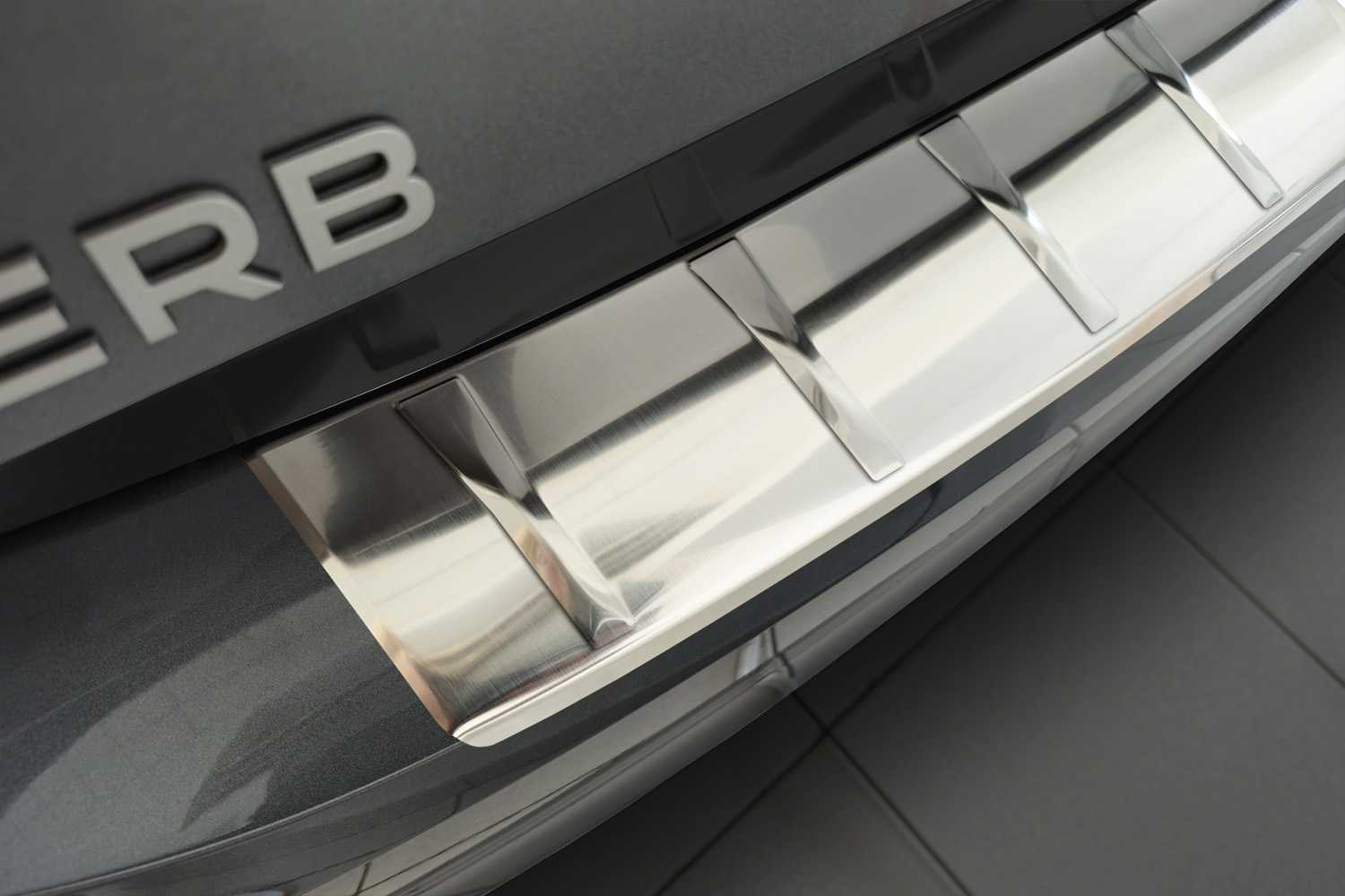 Rear bumper protector suitable for Skoda Superb IV (B9) 2024-present 5-door hatchback stainless steel brushed (3)