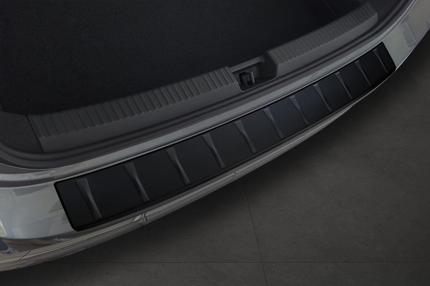 Rear bumper protector suitable for Skoda Superb IV (B9) 2024-present 5-door hatchback stainless steel matt black (4)