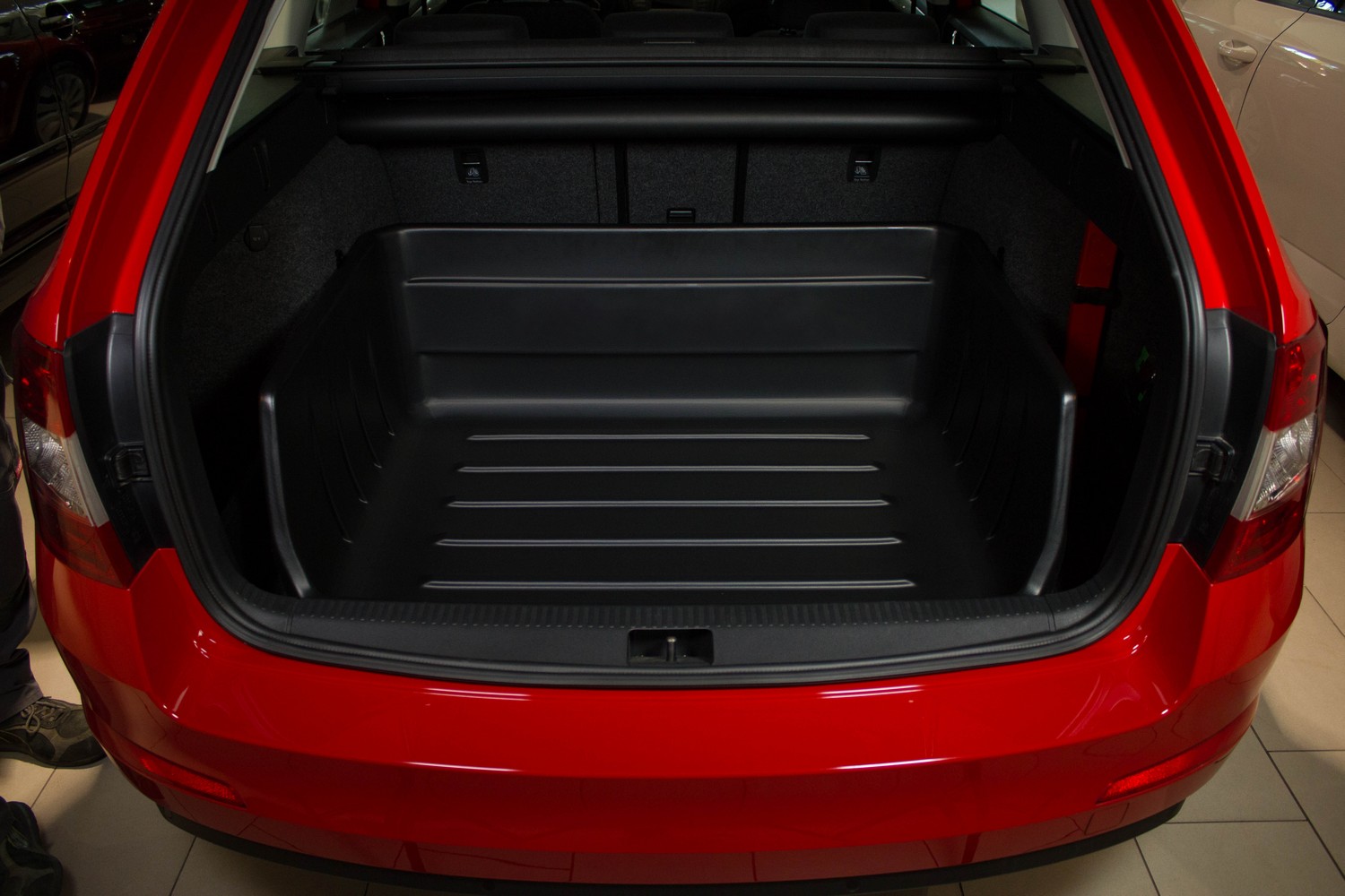 Boot liner suitable for Skoda Octavia III Combi (5E) 2013-2020 wagon Boot-Guard 99 x 90 x 33 cm