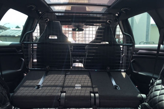FOR SKODA KODIAQ DOG PET GUARD AND BOOT TRAY PROTECTOR MAT 2 PIECE KIT FOR SKODA KODIAQ DOG PET GUARD AND BOOT TRAY PROTECTOR MAT 2 PIECE KIT