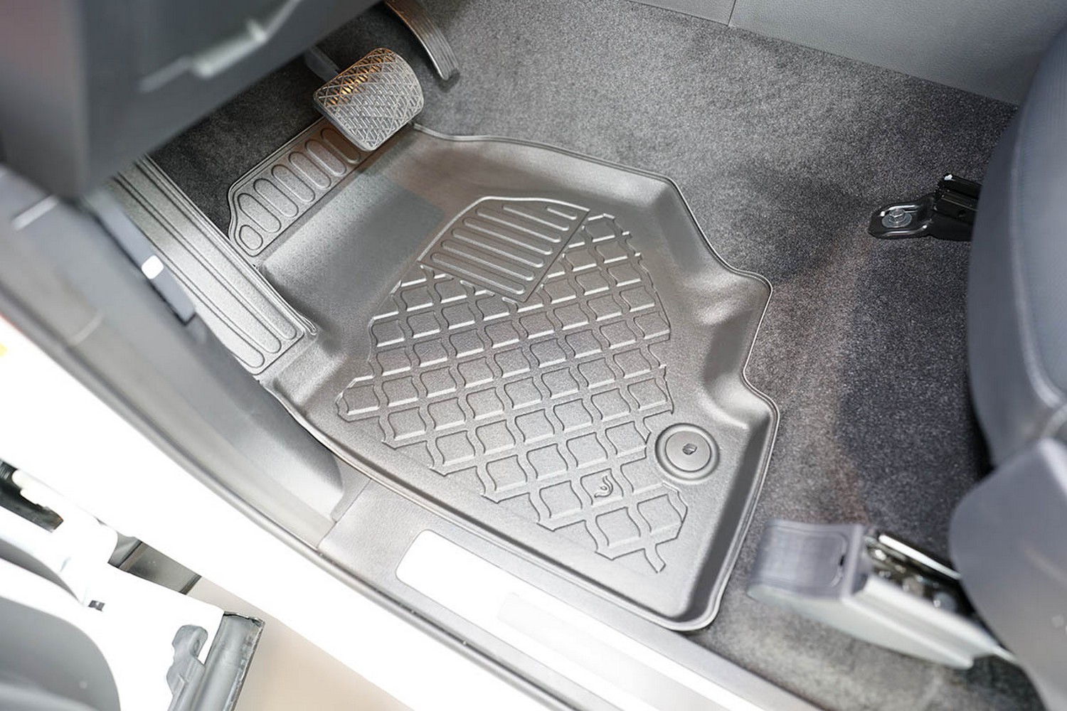 Car mats suitable for SsangYong - KGM Rexton (Y400, G4) 2017-present Guardliner PE/TPE rubber (SSY2REFM-G) (3) Car mats suitable for SsangYong - KGM Rexton (Y400, G4) 2017-present Guardliner PE/TPE rubber (SSY2REFM-G) (3)