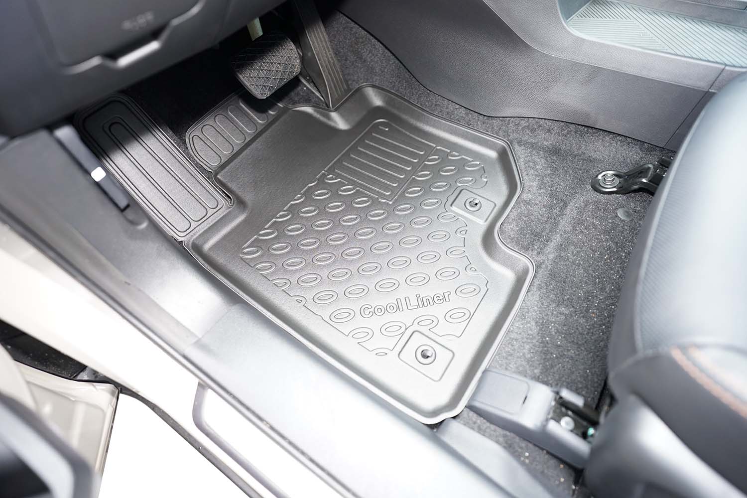 Car mats suitable for SsangYong - KGM Torres EVX (U100) 2023-present Cool Liner PE/TPE rubber (SSY2TOFM-C) (2) Car mats suitable for SsangYong - KGM Torres EVX (U100) 2023-present Cool Liner PE/TPE rubber (SSY2TOFM-C) (2)