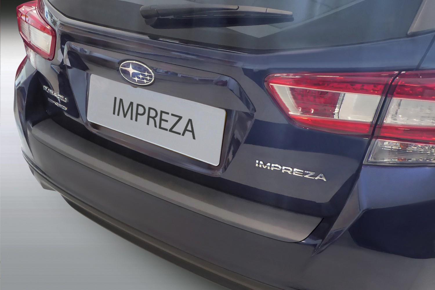 Protection de seuil de coffre Subaru Impreza V 2016-présent 5 portes bicorps ABS - noir mat