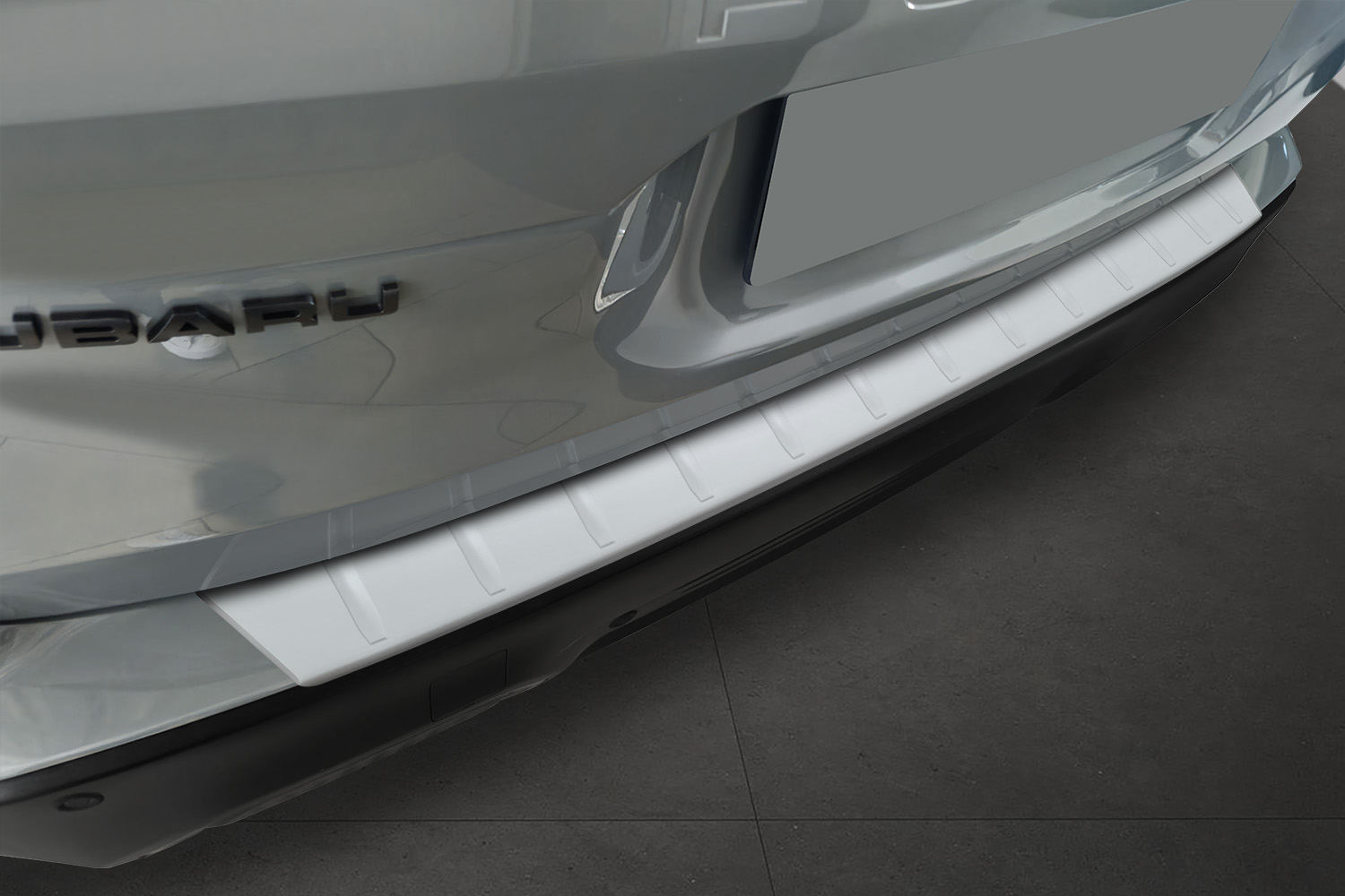 Rear bumper protector suitable for Subaru Forester VI (SL) 2024-present stainless steel light grey (4) Rear bumper protector suitable for Subaru Forester VI (SL) 2024-present stainless steel light grey (4)