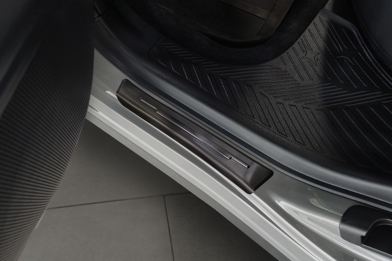 Door sill plates suitable for Subaru Forester VI (SL) 2024-present stainless steel brushed anthracite 4 pieces (4)