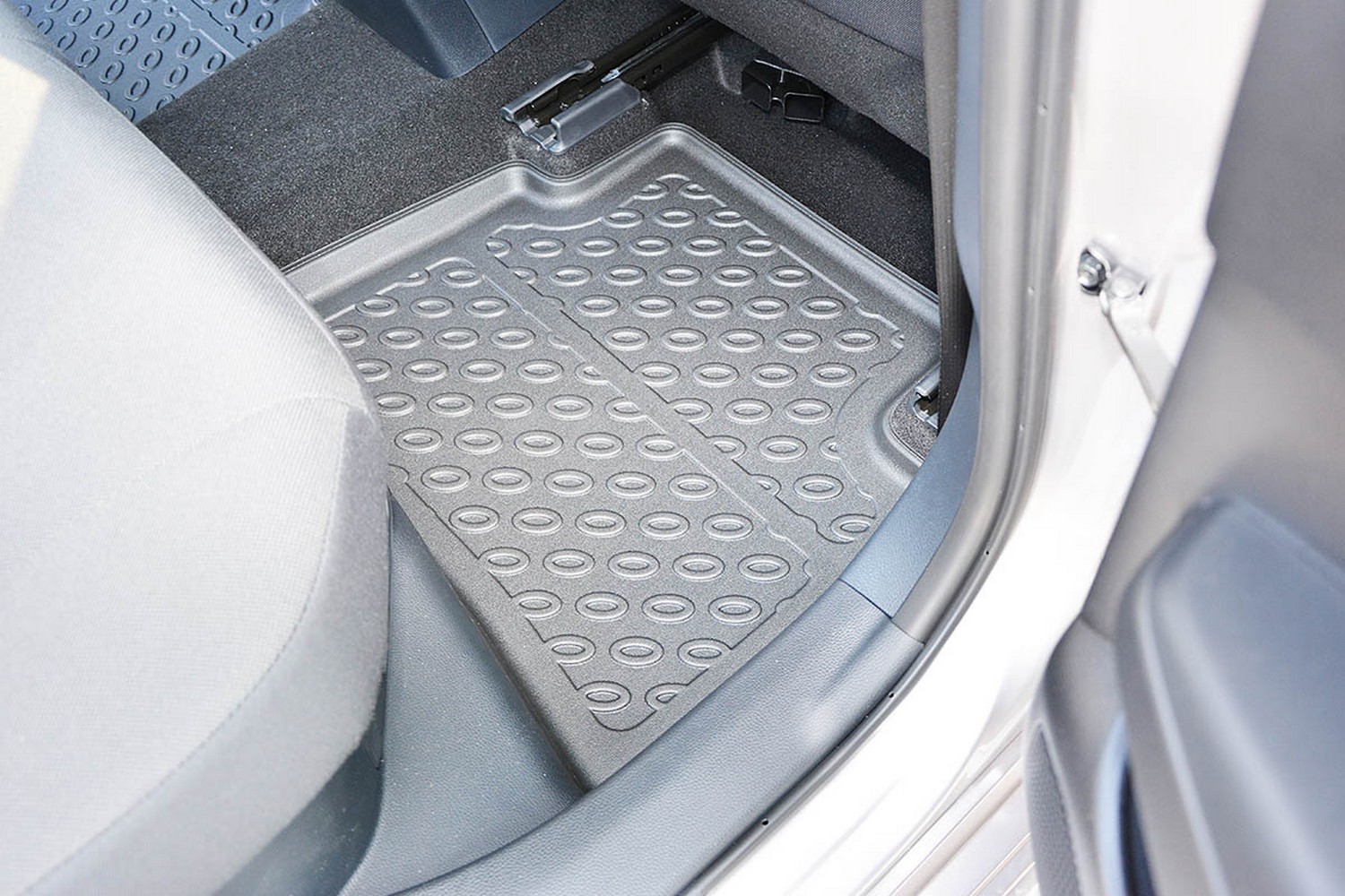 Car mats suitable for Suzuki Swace 2020-present wagon Cool Liner PE/TPE rubber (SUZ1SCFM-C) (5) Car mats suitable for Suzuki Swace 2020-present wagon Cool Liner PE/TPE rubber (SUZ1SCFM-C) (5)