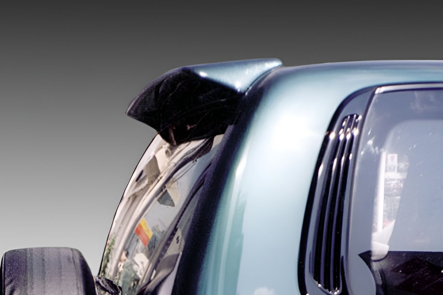 Roof spoiler suitable for Suzuki Grand Vitara (FT/GT) 1998-2005 Roof spoiler suitable for Suzuki Grand Vitara (FT/GT) 1998-2005