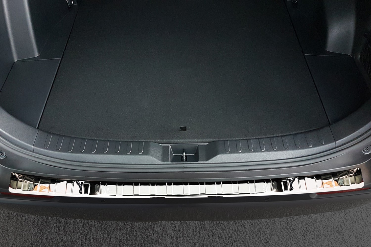 Protection de seuil de coffre convient à Suzuki Across 2018-présent acier inox brillant