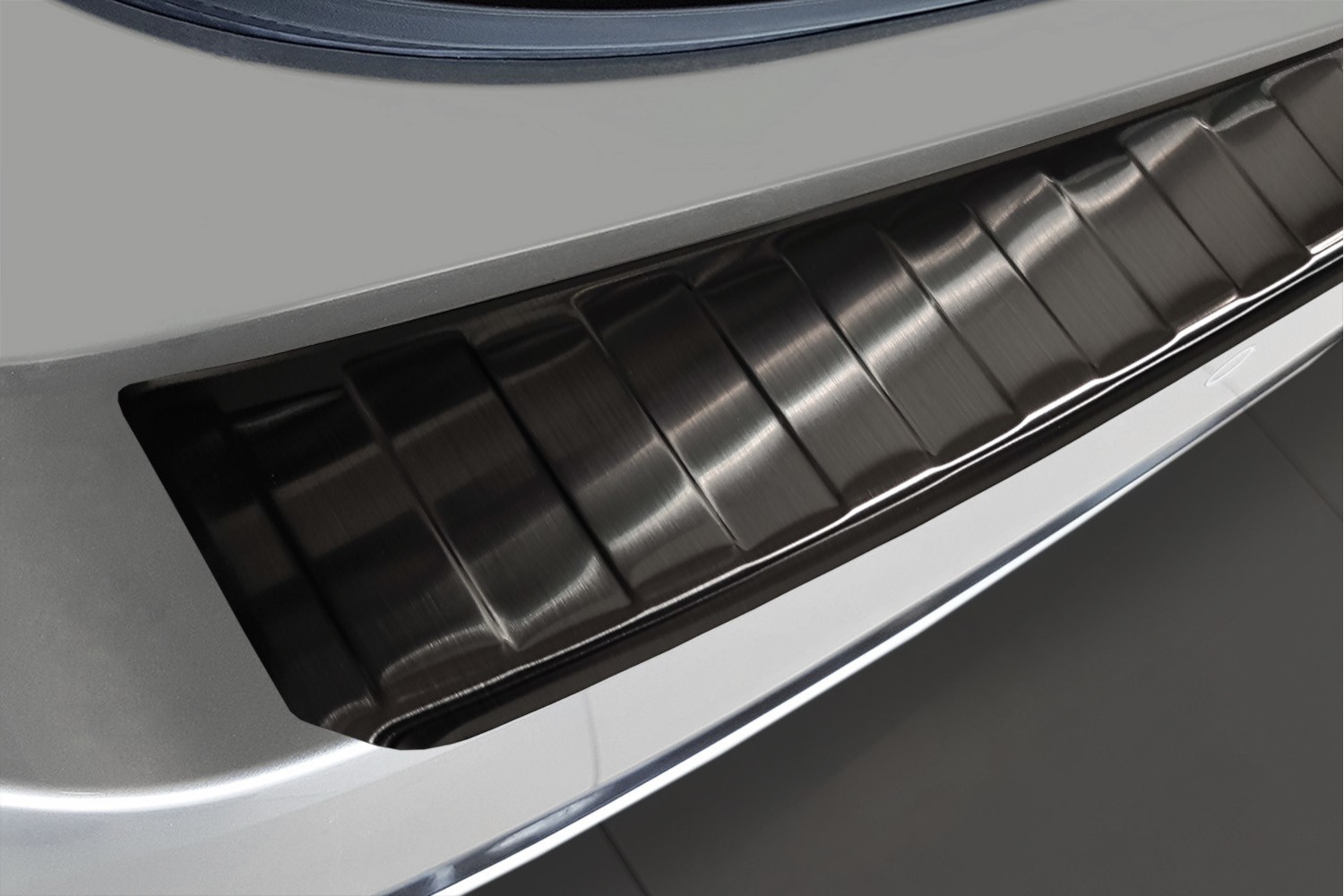 Bumperbeschermer Suzuki Swace 2020-heden wagon RVS geborsteld antraciet