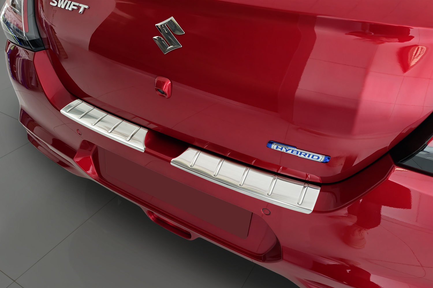 Protection de seuil de coffre convient à Suzuki Swift (YED) 2024-présent 5 portes bicorps acier inox brossé 2 pièces