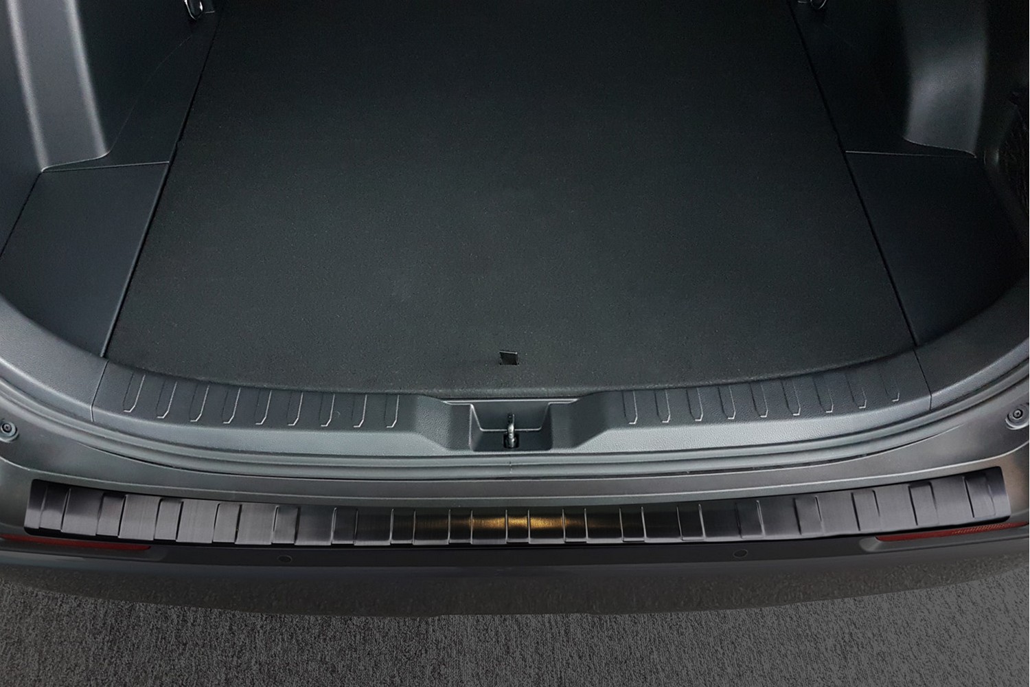 Protection de seuil de coffre convient à Suzuki Across 2018-présent acier inox brossé anthracite