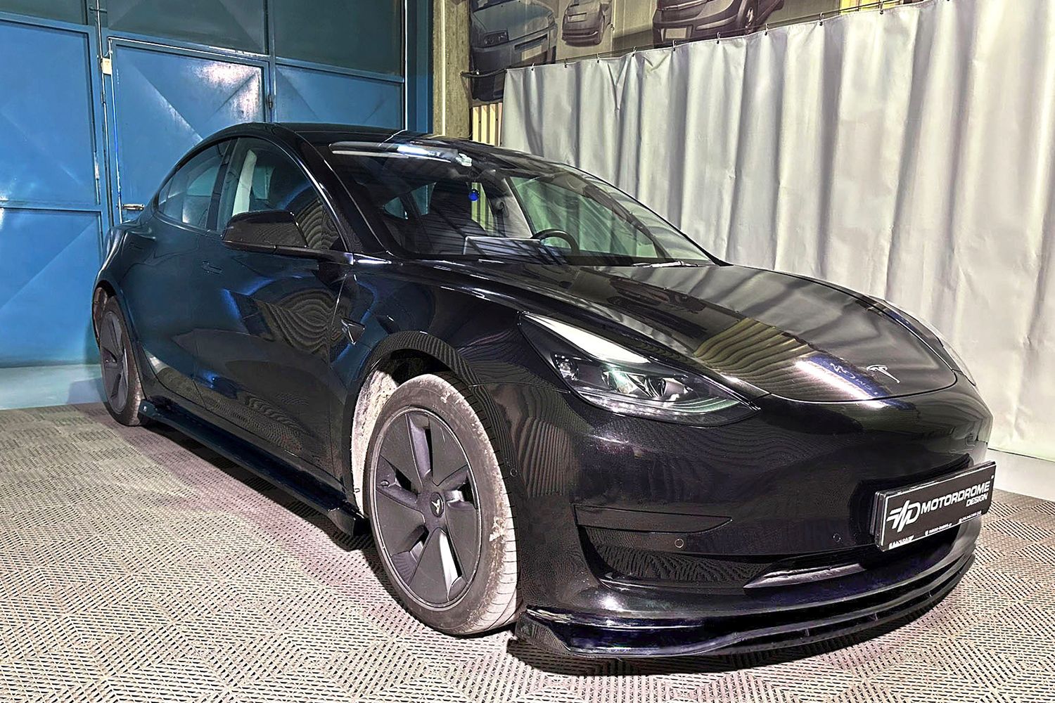 Side skirts suitable for Tesla Model 3 2017-present 4-door saloon - painted (2)