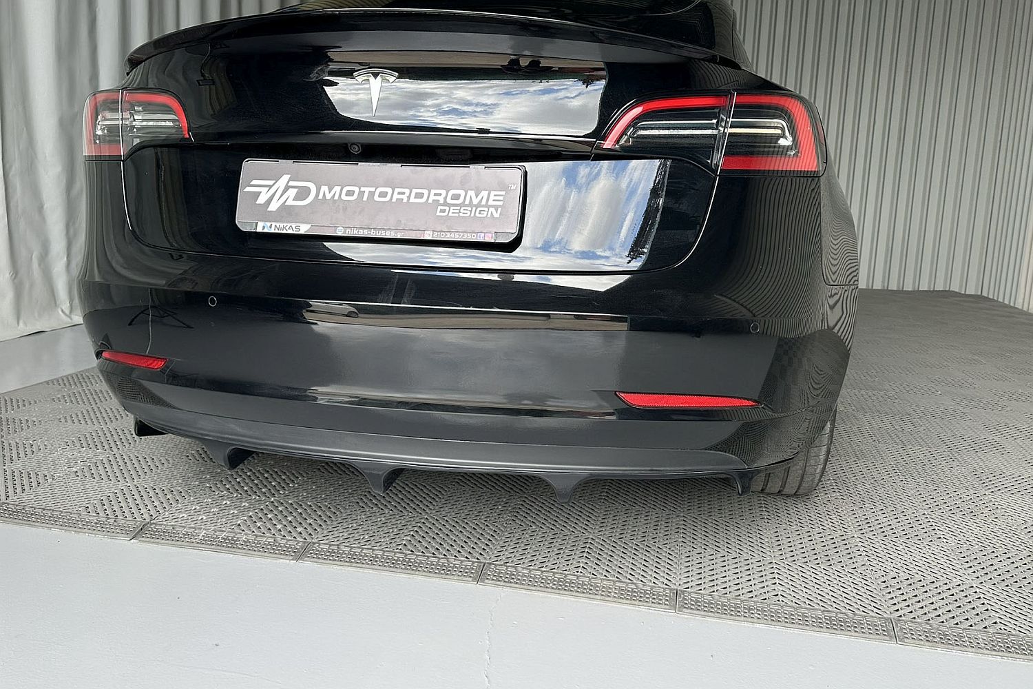 Rear diffuser suitable for Tesla Model 3 2017-2023 4-door saloon - painted (3)
