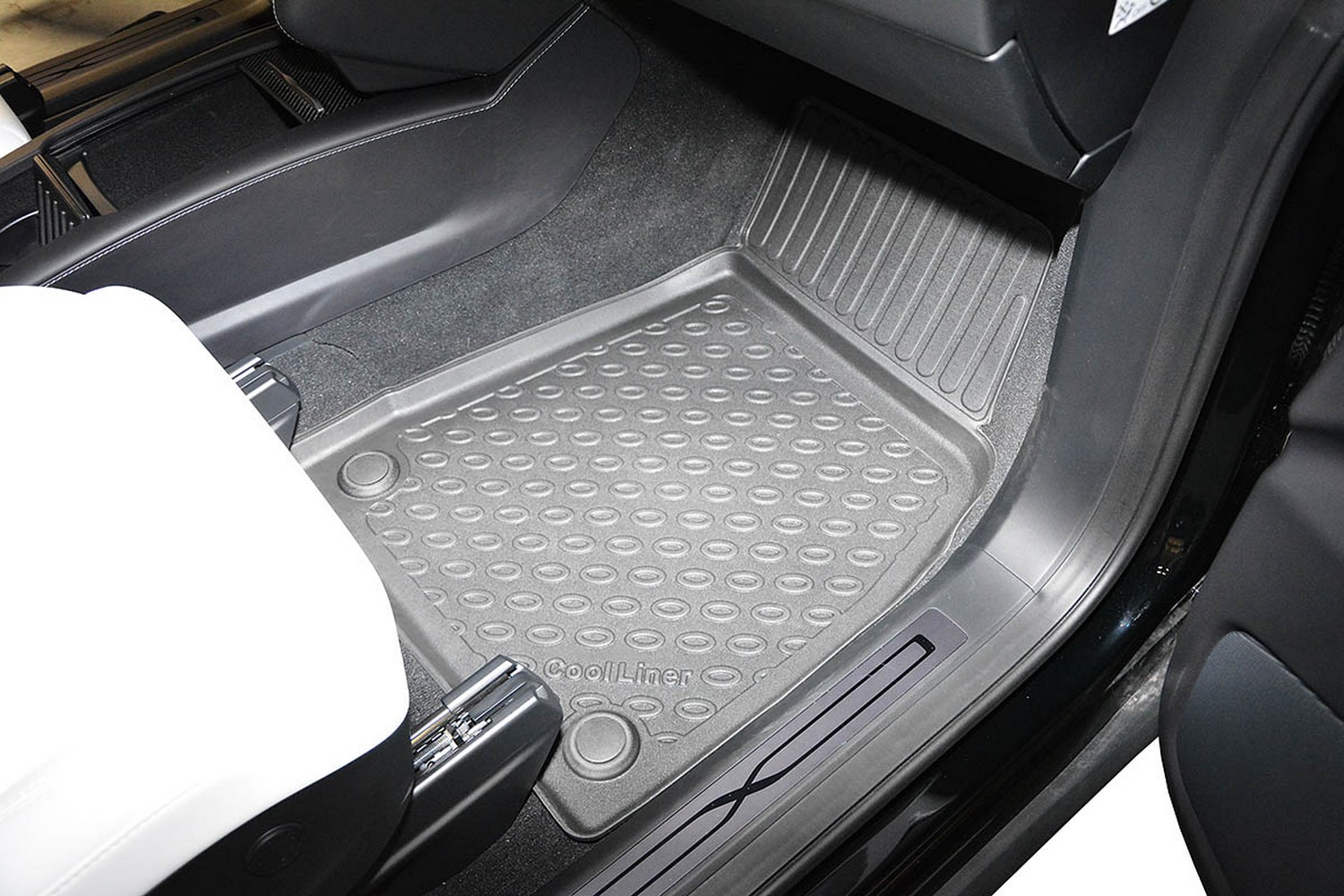 Car mats suitable for Tesla Model X 2015-present Cool Liner PE/TPE rubber (TES1MXFM-C) (3)