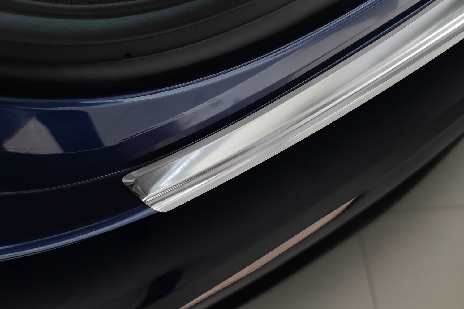 Rear bumper protector Tesla Model Y stainless steel