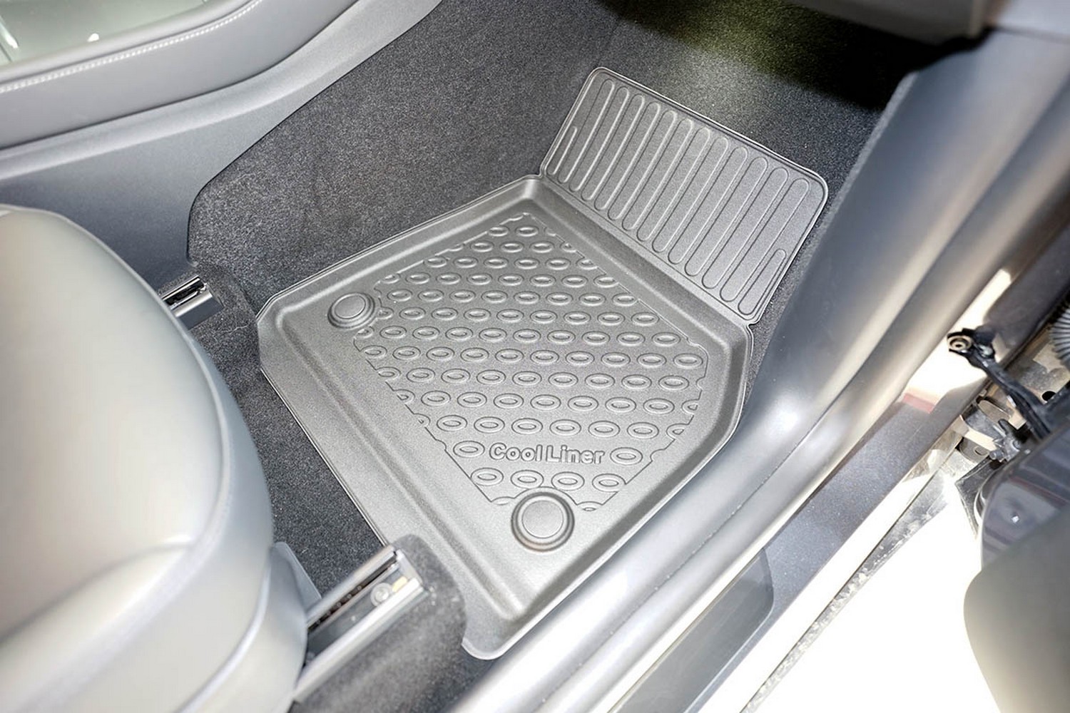 Car mats suitable for Tesla Model Y 2020-2025 Cool Liner PE/TPE rubber (TES1MYFM-C) (3) Car mats suitable for Tesla Model Y 2020-2025 Cool Liner PE/TPE rubber (TES1MYFM-C) (3)