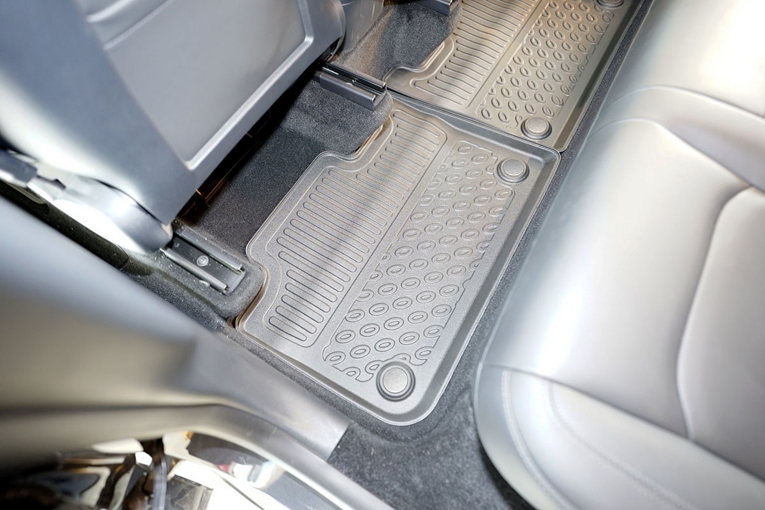 Car mats suitable for Tesla Model Y 2020-2025 Cool Liner PE/TPE rubber (TES1MYFM-C) (4) Car mats suitable for Tesla Model Y 2020-2025 Cool Liner PE/TPE rubber (TES1MYFM-C) (4)