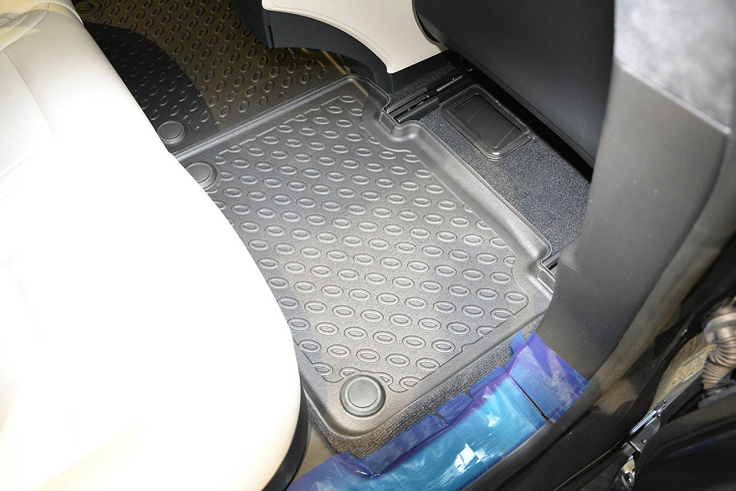 Car mats suitable for Tesla Model S 2015-present 5-door hatchback Cool Liner PE/TPE rubber (TES2MSFM-C) (3) Car mats suitable for Tesla Model S 2015-present 5-door hatchback Cool Liner PE/TPE rubber (TES2MSFM-C) (3)