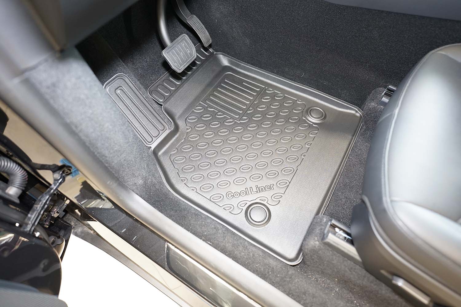 Car mats suitable for Tesla Model Y 2025-present Cool Liner PE/TPE rubber (TES2MYFM-C) (4) Car mats suitable for Tesla Model Y 2025-present Cool Liner PE/TPE rubber (TES2MYFM-C) (4)