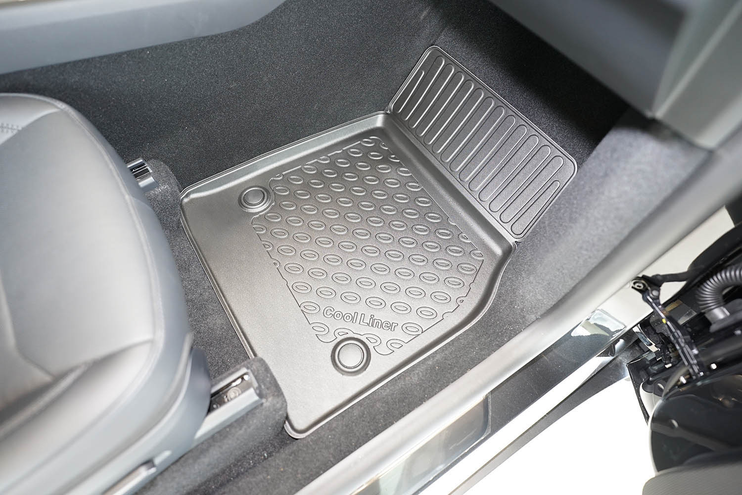 Car mats suitable for Tesla Model Y 2025-present Cool Liner PE/TPE rubber (TES2MYFM-C) (5) Car mats suitable for Tesla Model Y 2025-present Cool Liner PE/TPE rubber (TES2MYFM-C) (5)