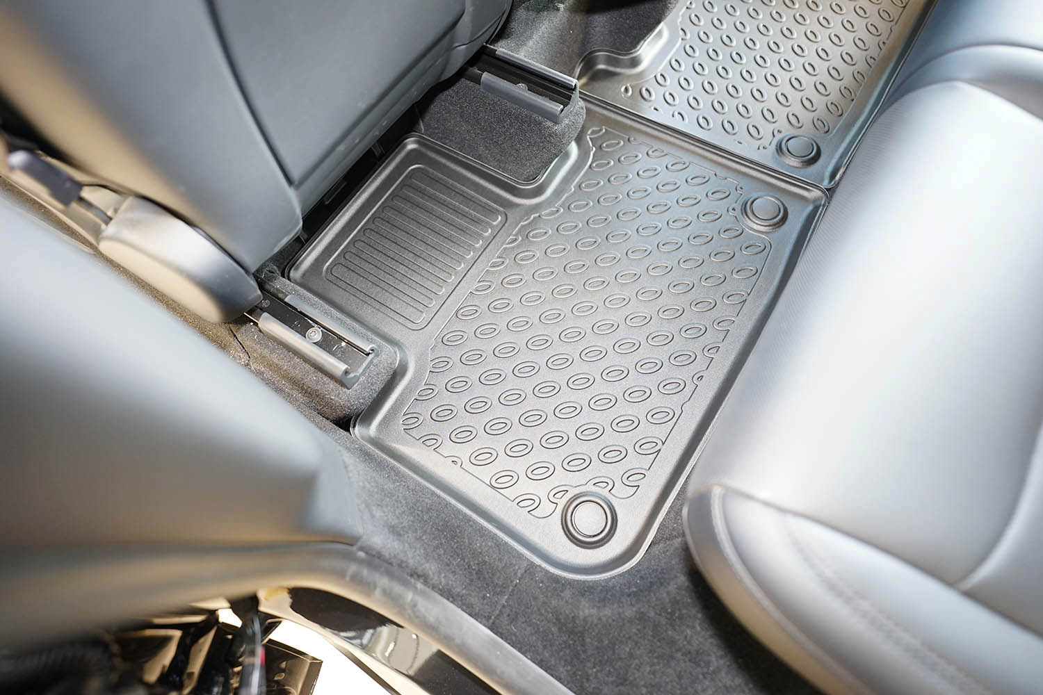 Car mats suitable for Tesla Model Y 2025-present Cool Liner PE/TPE rubber (TES2MYFM-C) (6) Car mats suitable for Tesla Model Y 2025-present Cool Liner PE/TPE rubber (TES2MYFM-C) (6)
