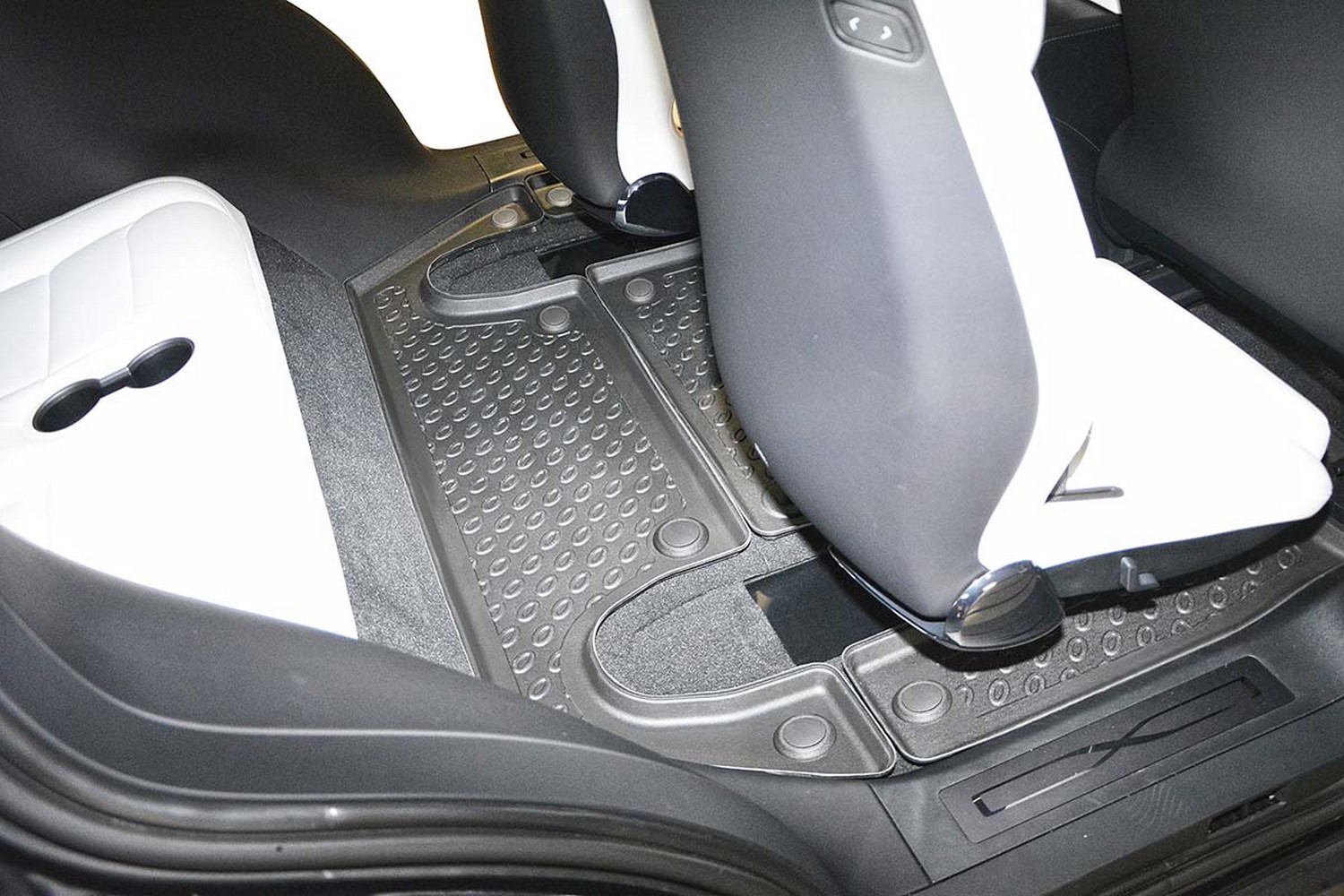 Car mats suitable for Tesla Model X 2015-present Cool Liner PE/TPE rubber (TES3MXFM-C) (2)