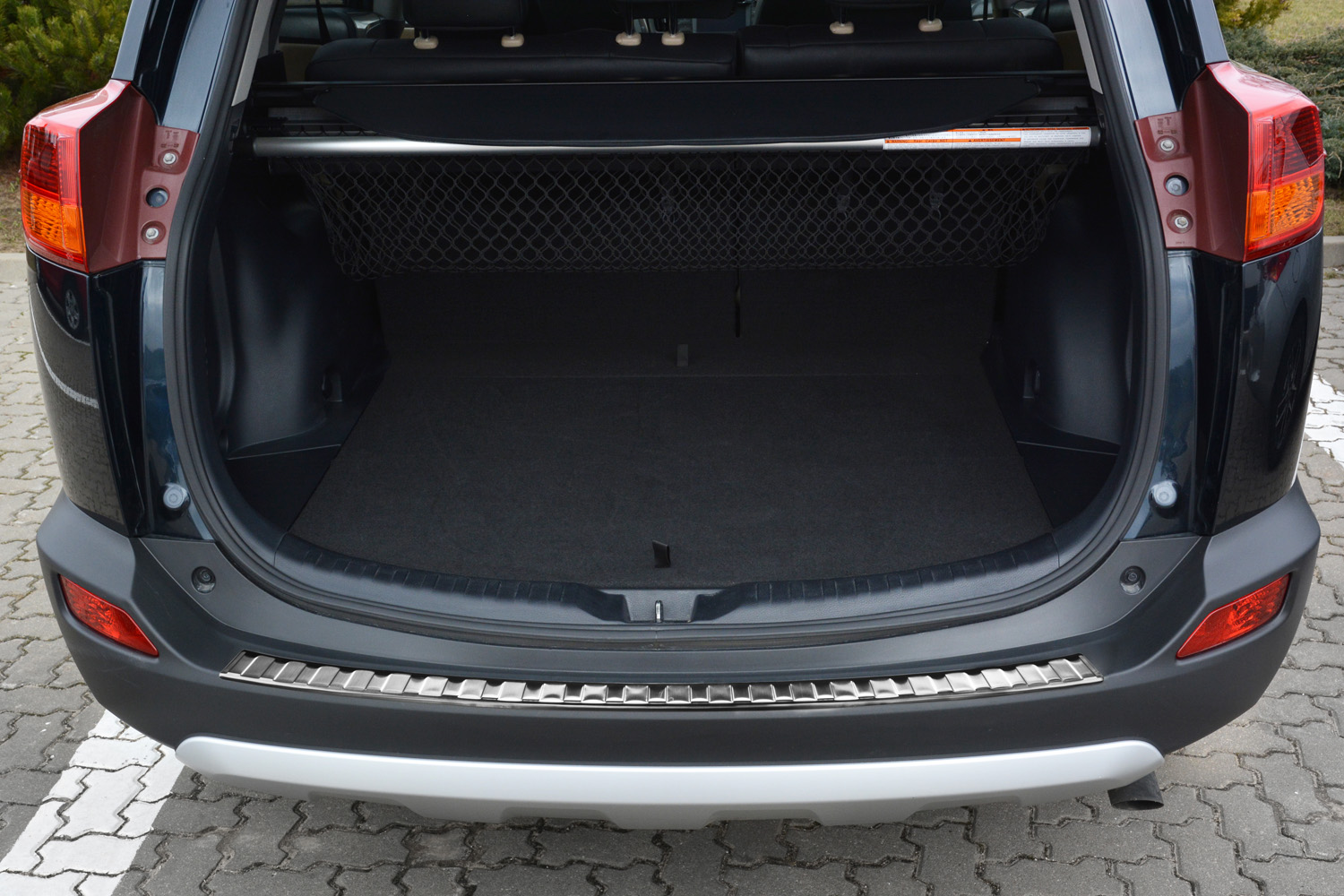 RAV4 IV (XA40) 2013present Toyota RAV4 IV (XA40) 20132016 rear