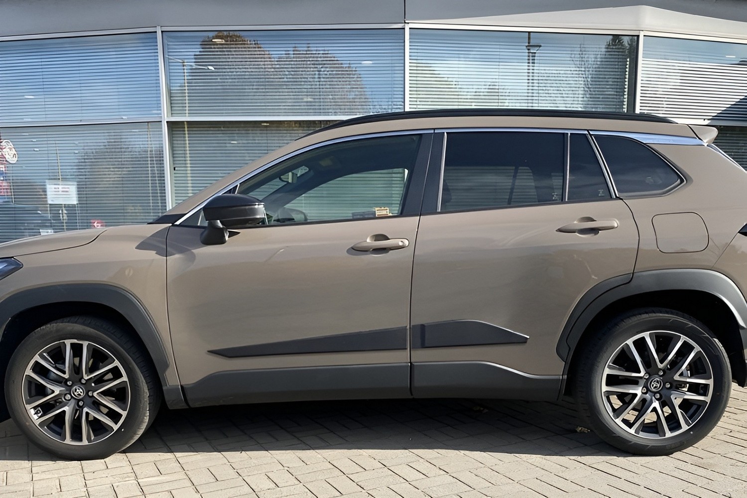 Door protectors suitable for Toyota Corolla Cross (XG10) 2025-present set (2)