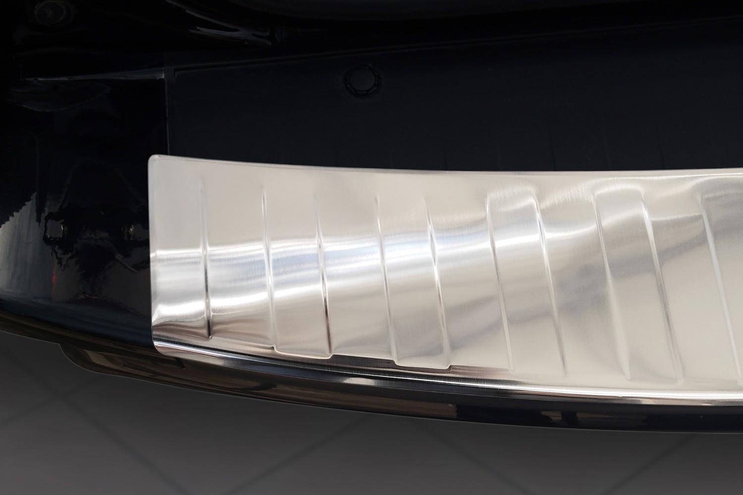 Rear bumper protector Toyota RAV4 III (XA30) 2009-2013 stainless steel (2)