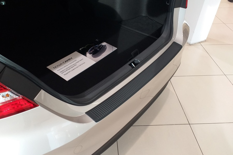 Couleur:Argent teileplus24 AL179 Protection de seuil de Coffre Aluminium pour Toyota Camry 8 XV70 2019- 
