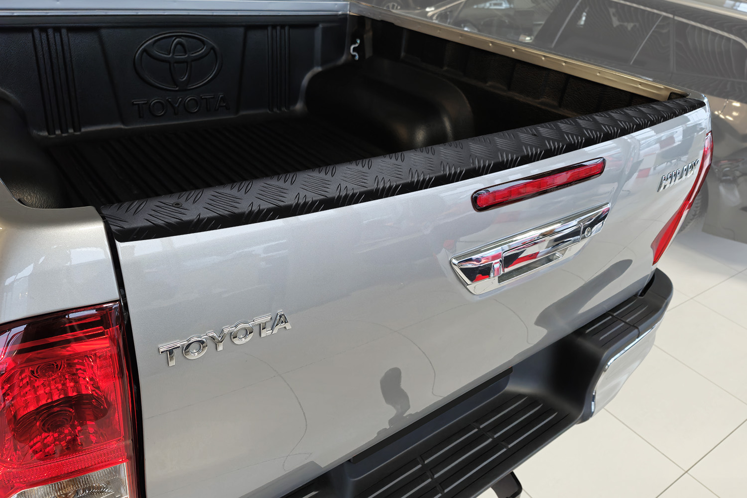 Protection de bord de hayon convient à Toyota Hi-Lux VIII 2020-présent camionette aluminium tôle larmée noir