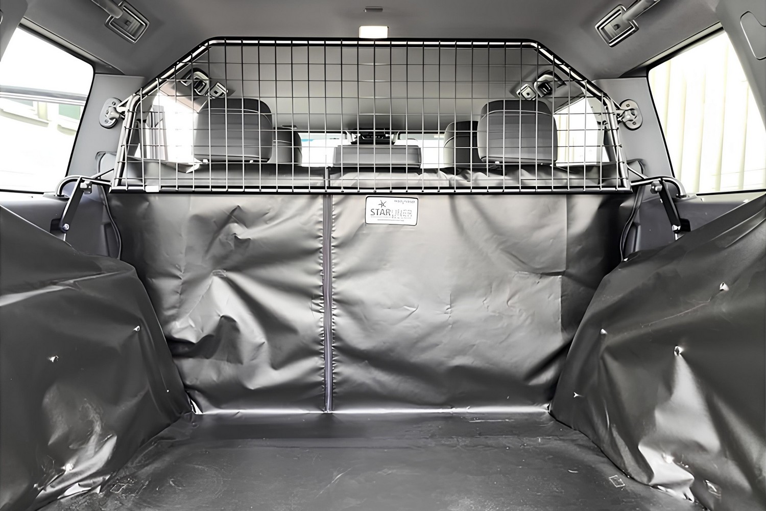 Dog guard suitable for Toyota Land Cruiser (J250) 2023-present Kleinmetall Masterline