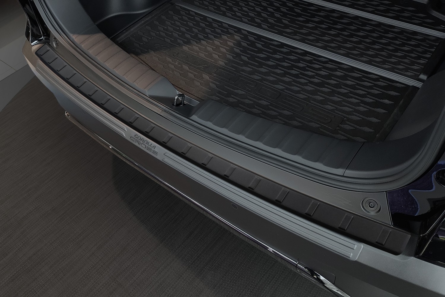Protection de seuil de coffre Toyota Corolla Cross (XG10) 2022-présent acier inox noir mat
