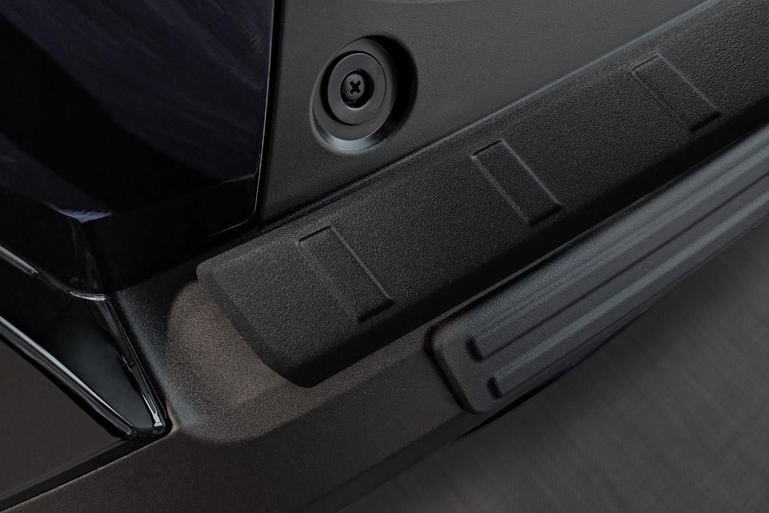 Rear bumper protector Toyota Corolla Cross 2022-present stainless steel anthracite matt (3)