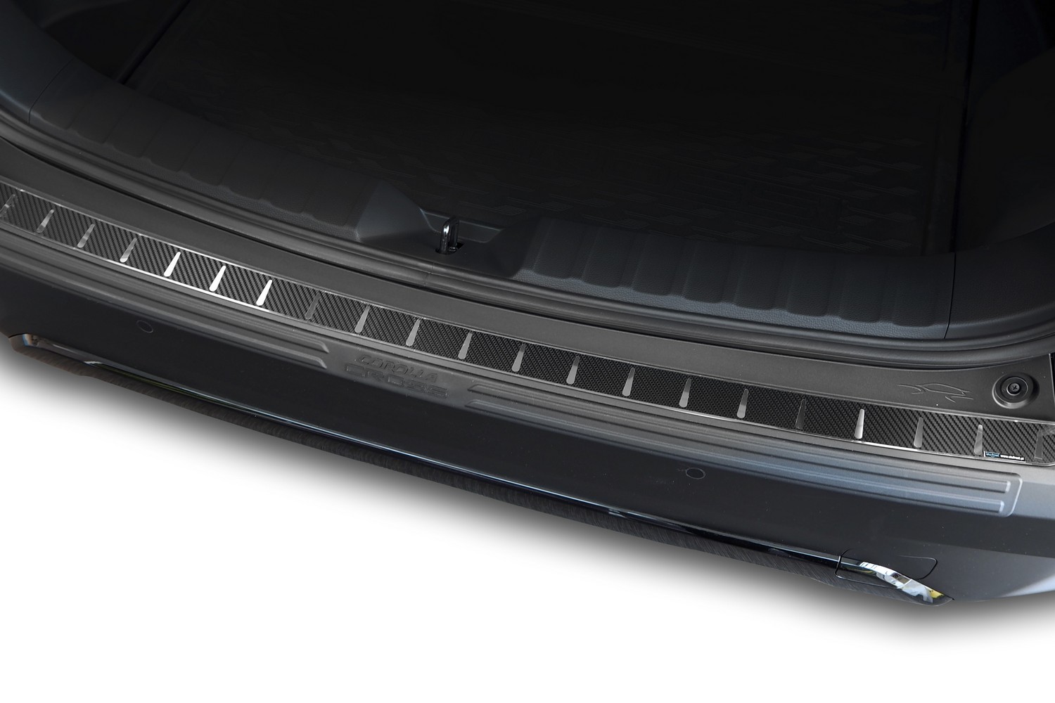 Protection de seuil de coffre Toyota Corolla Cross (XG10) 2022-présent acier inox - feuille de carbone