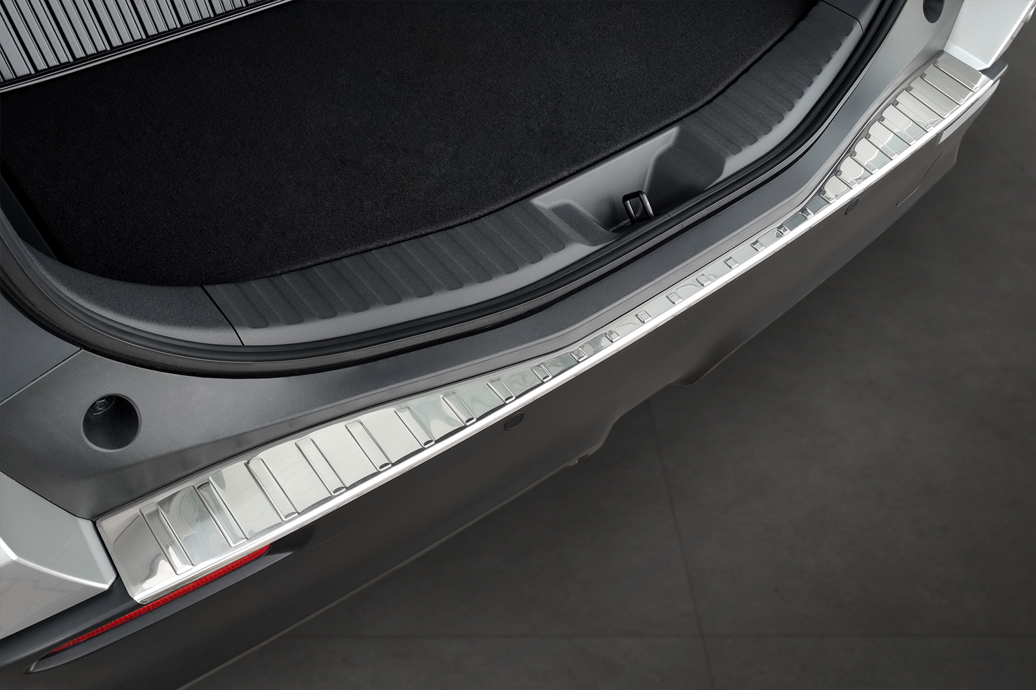 Protection de seuil de coffre Subaru Solterra 2023-présent acier inox brossé