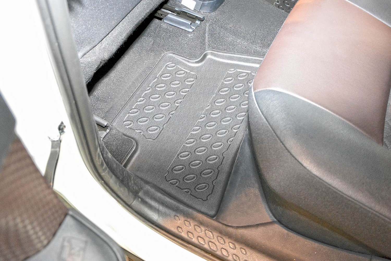 Car mats suitable for Toyota C-HR II 2023-present Cool Liner PE/TPE rubber (TOY2CHFM-C) (4)