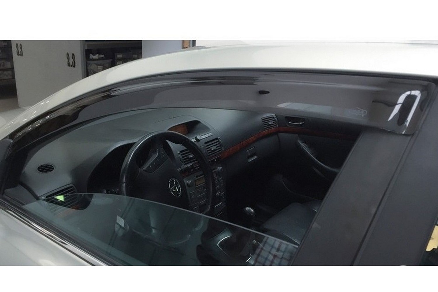 Side wind deflectors suitable for Toyota Corolla (E120) 2002-2007 4-door & wagon front doors DGA - smoke grey (2)
