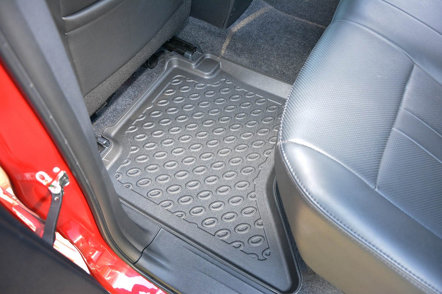 Car mats suitable for Toyota Hi-Lux VIII 2015-present pickup Cool Liner PE/TPE rubber (TOY2HLFM-C) (4) Car mats suitable for Toyota Hi-Lux VIII 2015-present pickup Cool Liner PE/TPE rubber (TOY2HLFM-C) (4)