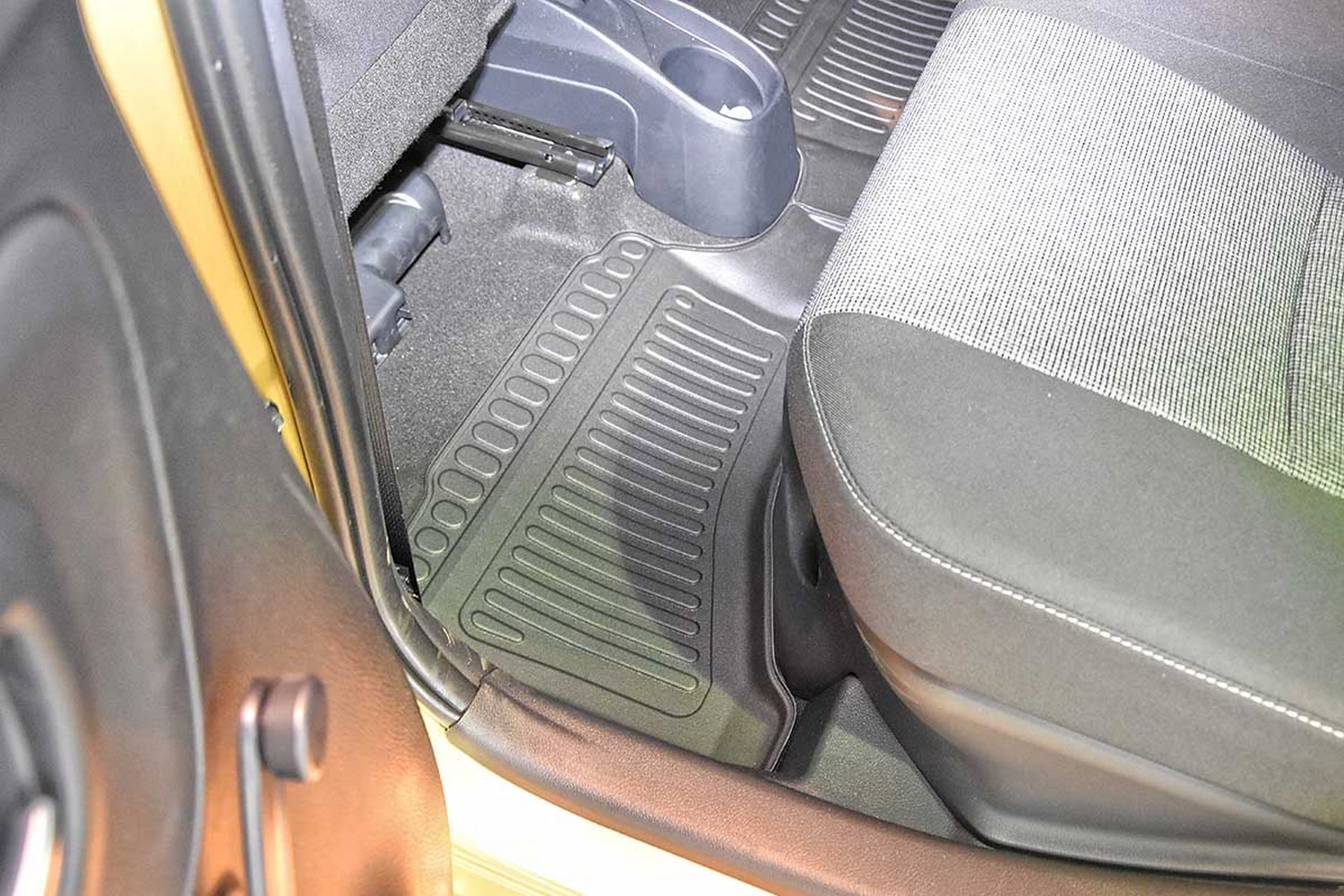 Car mats suitable for Toyota Yaris (XP13) 2014-2020 3 & 5-door hatchback Cool Liner PE/TPE rubber (TOY2YAFM-C) (4) Car mats suitable for Toyota Yaris (XP13) 2014-2020 3 & 5-door hatchback Cool Liner PE/TPE rubber (TOY2YAFM-C) (4)