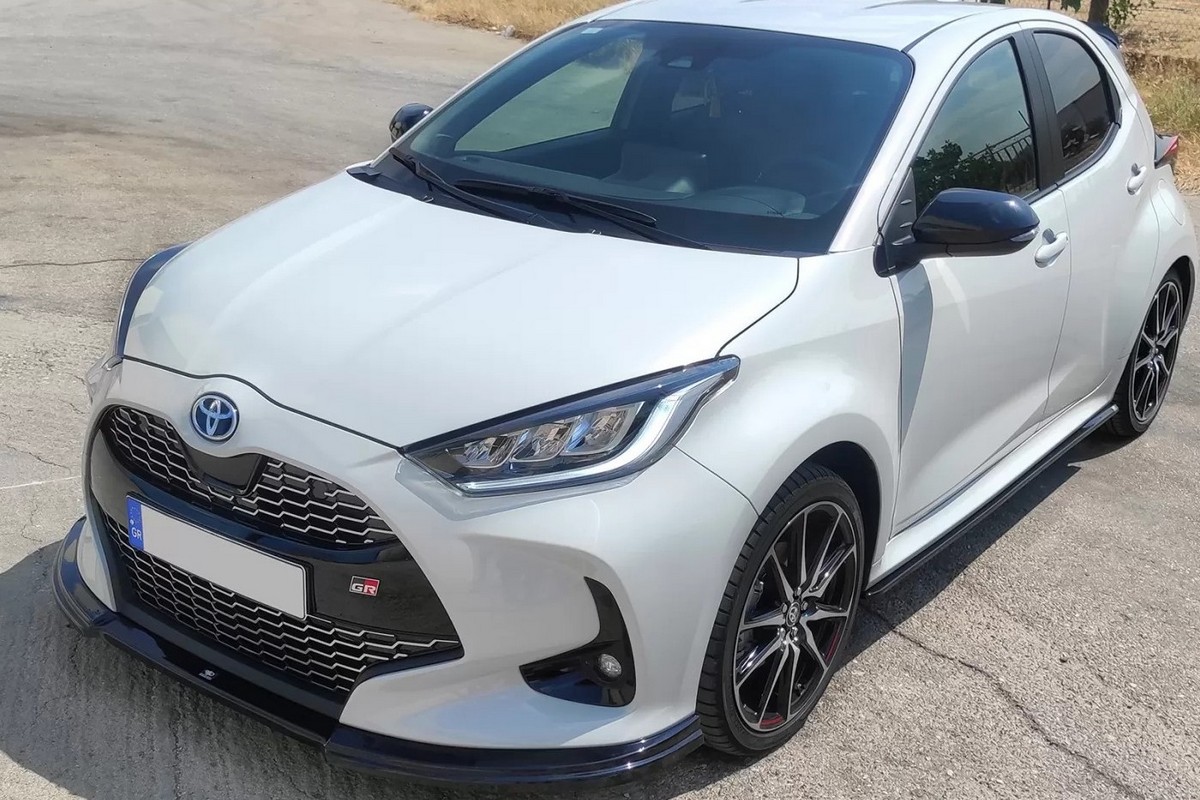 Front spoiler suitable for Toyota Yaris (XP21) 2020-present 5-door hatchback ABS
