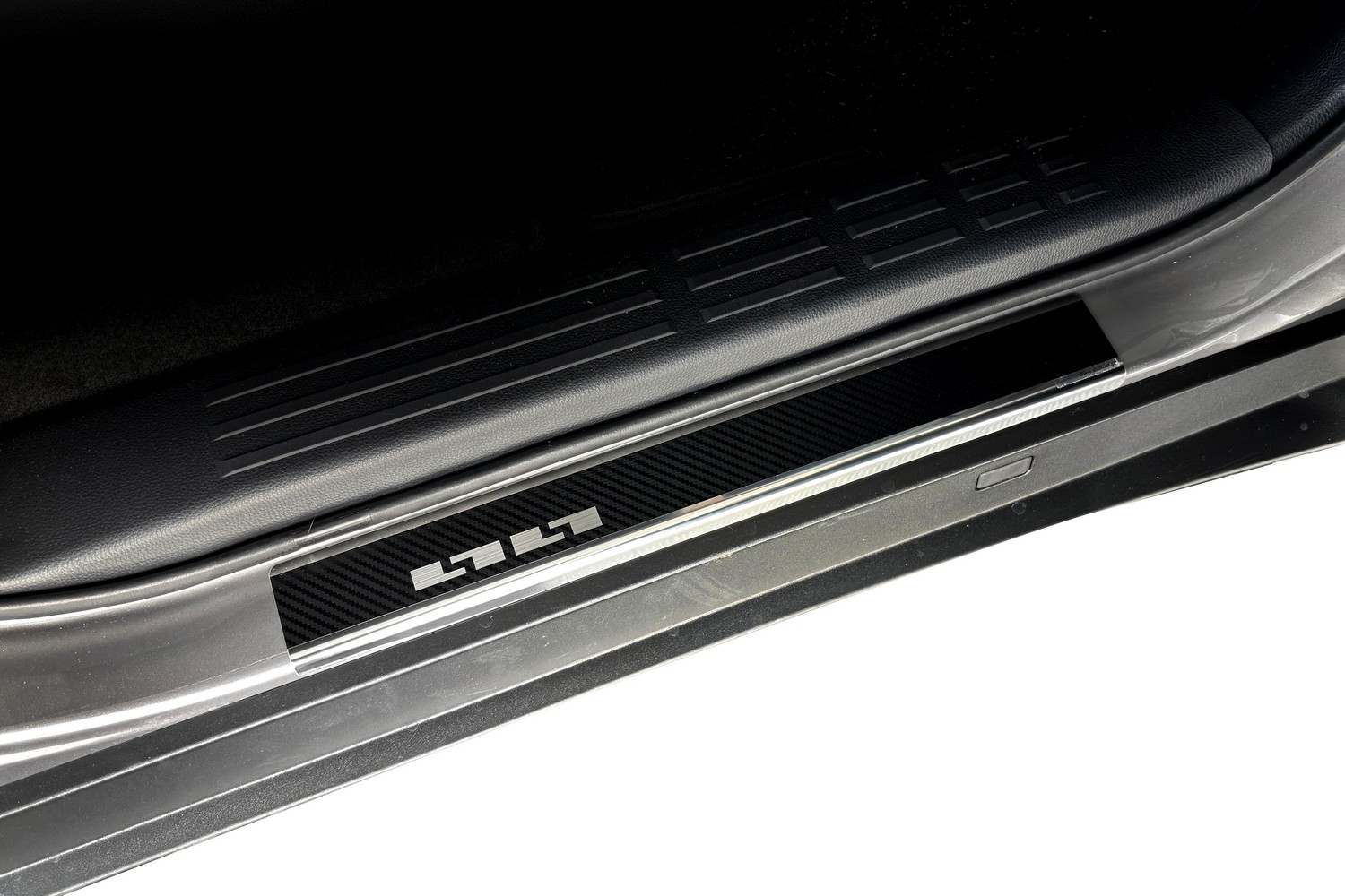 Door sill plates suitable for Toyota Land Cruiser (J250) 2023-present stainless steel - carbon foil