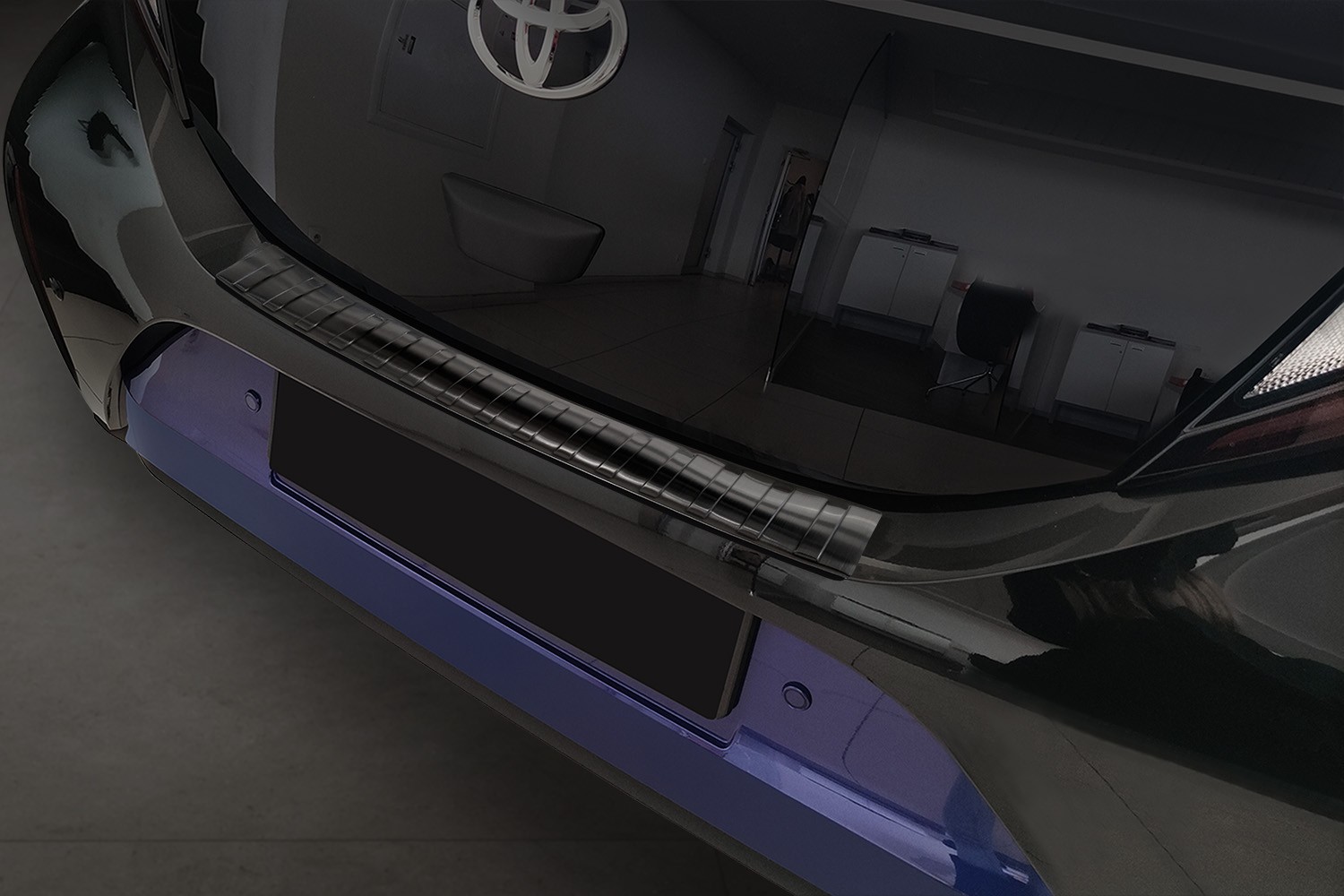 Protection de seuil de coffre Toyota Aygo X 2022-présent acier inox brossé anthracite